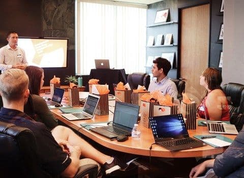 Should You Continue to Use an Agency or Bring Marketing In-House?